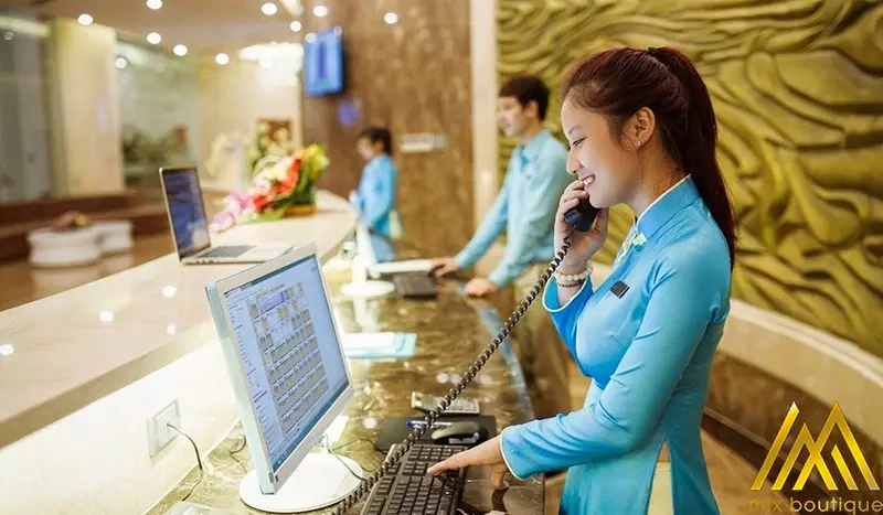 Chất lượng dịch vụ và thái độ phục vụ của nhân viên