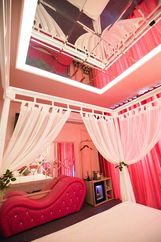 Khách sạn tình yêu - Honeymoon